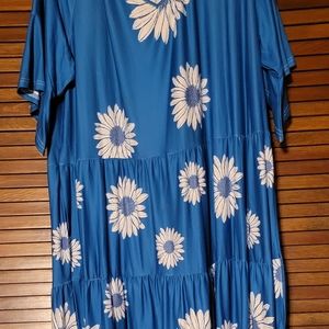 Plus size, long daisy dress